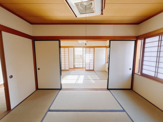 ■1階和室｜和室を書斎にしたり、冬にはコタツを敷いて家族みんなで年越しをするのもいいですね。家族みんなのお気に入りの空間になります♪