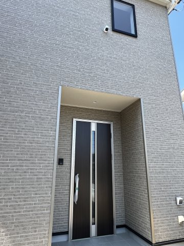 防犯カメラ、EV充電用コンセント付き
