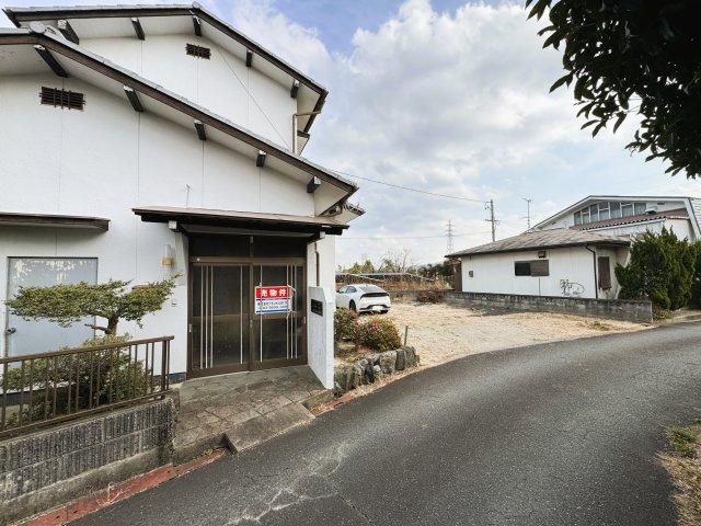 前面道路含む現地写真です