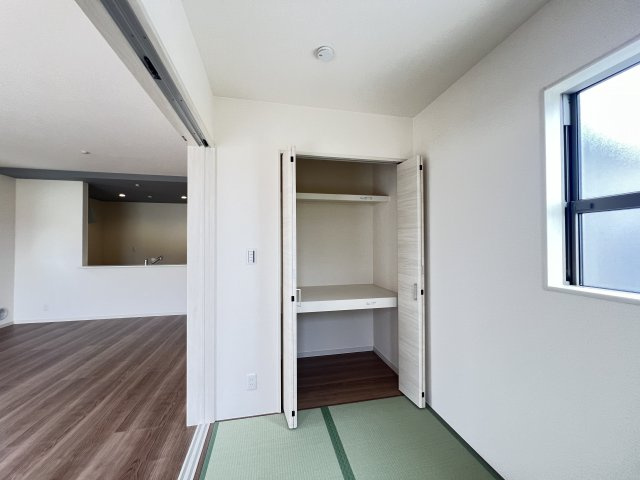 洋風和室3帖　押入収納付き