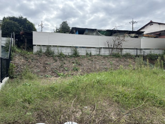 現地写真。JR横浜線「淵野辺」駅バス13分、「池谷戸」バス停徒歩2分の立地。