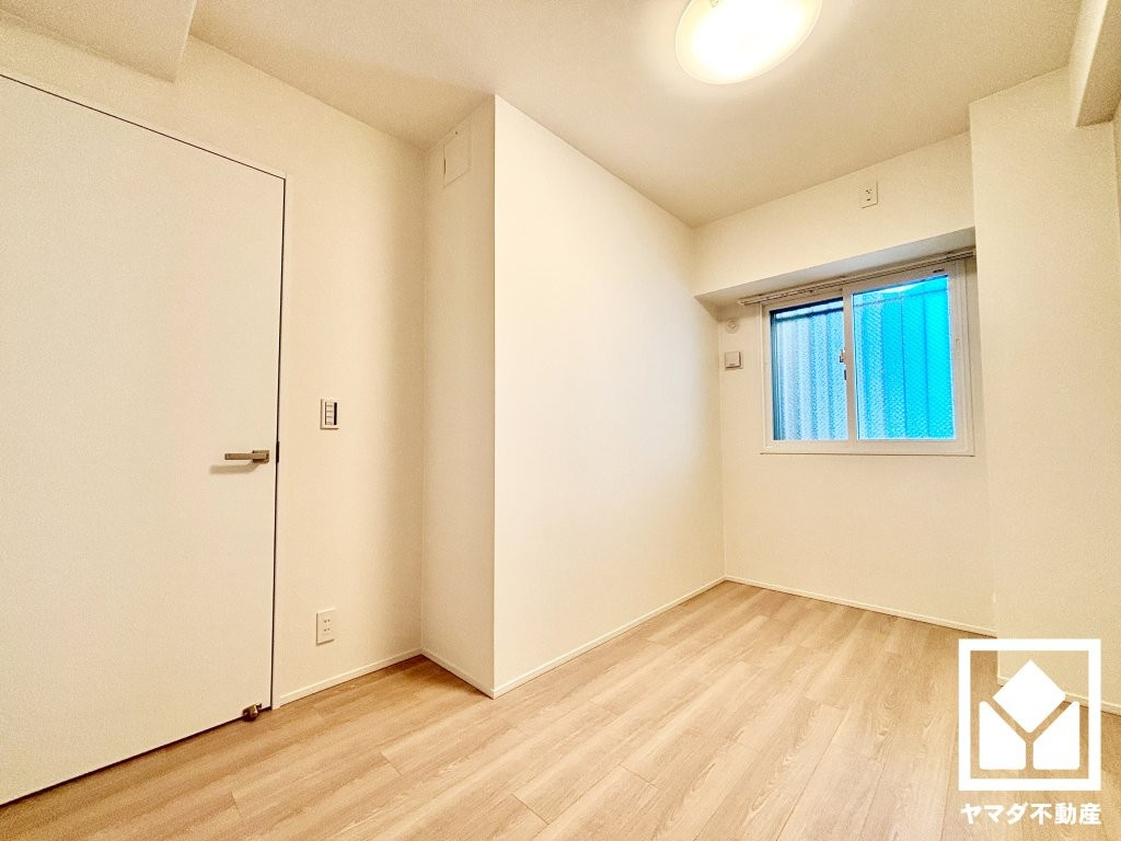 約5帖の洋室です。シンプルで使いやすい洋室、充実した暮らしが広がる住まい。