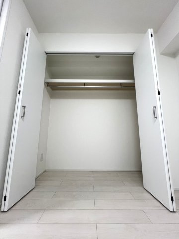各居室にクローゼットがあり、収納力はバッチリです。