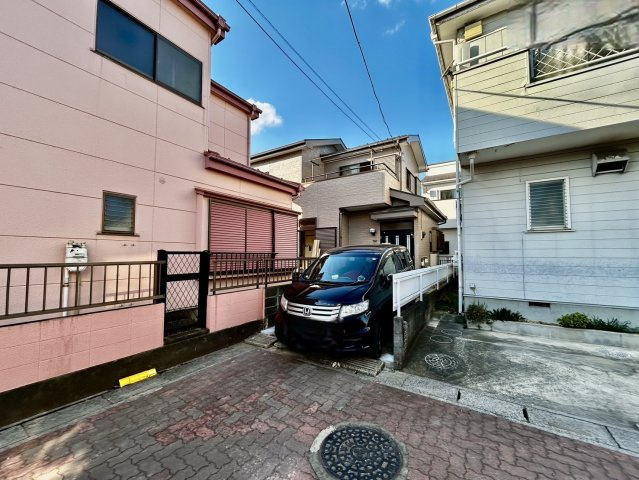 「独協大学前（草加松原）」駅徒歩約15分の建物です。周辺施設が充実しています。是非現地ご覧ください♪