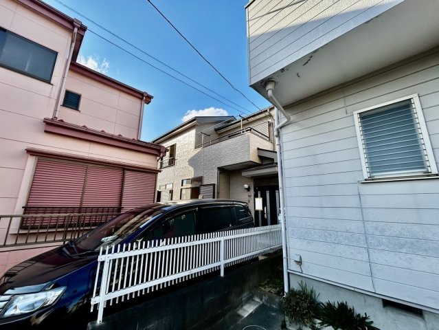 「独協大学前（草加松原）」駅徒歩約15分の建物です。周辺施設が充実しています。是非現地ご覧ください♪