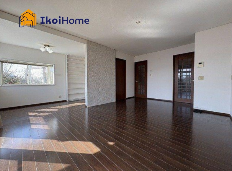 ●年中無休：当日予約可●30.9帖あるLDKだからこそ開放感があり大型家具を設置しても圧迫感がありません。