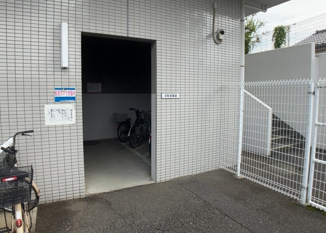 マンションの駐輪場は、事前に空きがあるか確認を取ると安心です。せっかく入居したのに駐輪スペースがない！なんてことになったら大変ですよね。そこで、内見時や購入前にはまず事前に確認しておくと良いでしょう。