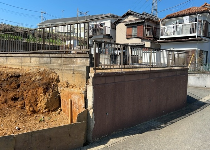 物件の詳細については、現地を見てわかること以外に、役所や法務局などで調べないとわからないことがあります。そのため、現地に行く場合は、もしこの物件を買ったらどのような生活ができるかをイメージしましょう。