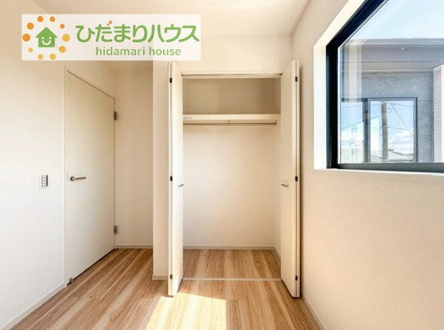 ハンガーパイプ付でお洋服の出し入れもラクラクです！