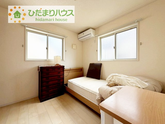 机にベットを置けば子供部屋の完成です！