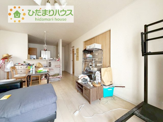 南向きのリビングではぽかぽかの日差しが感じられます☆彡