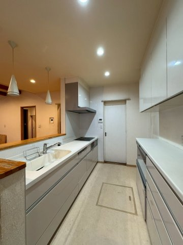 ラジエントヒーター、食洗器、浄水器、人造大理石、