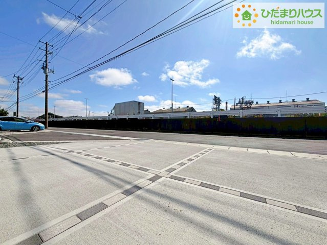 ご家族でお車に乗る方に！駐車場3台分あります！