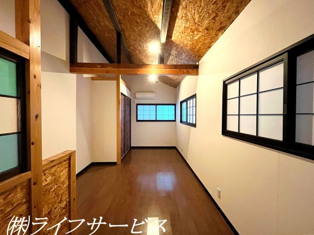 2階洋室／和モダンスタイルのお部屋です・収納有