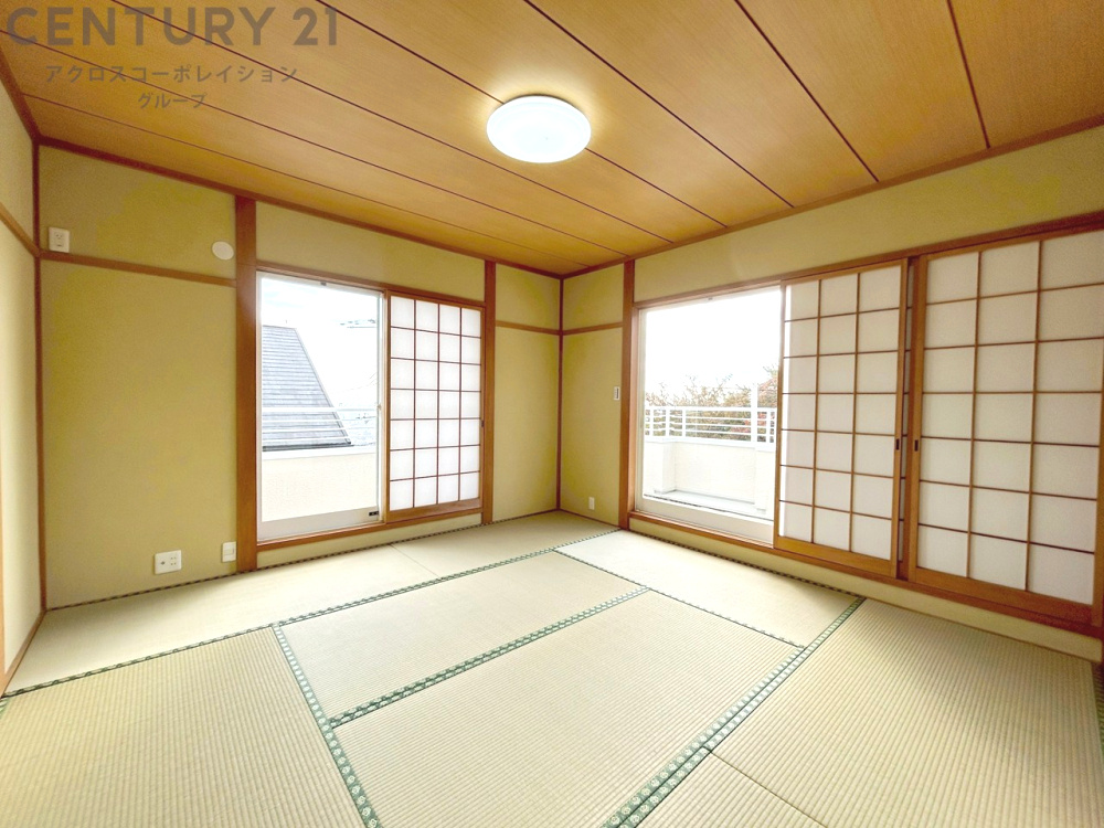 本格的な8帖の和室になります。