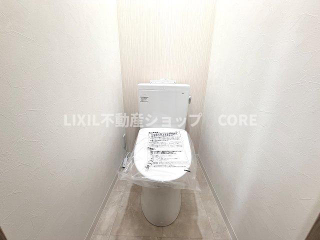 トイレはウォシュレット標準の節水トイレで、デザイン性・清掃性に優れたトイレを採用