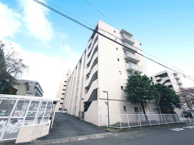 総戸数102戸の管理体制良好な大規模マンションです。ぜひ一度現地でご覧ください。