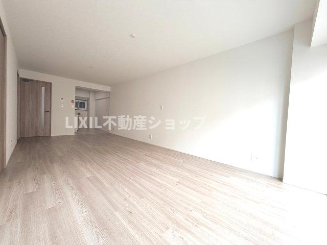家族と過ごす時間を大切にしたい方にぴったりの明るくゆとりある住空間です。