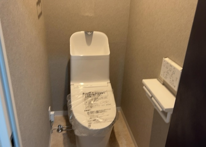 トイレは大きさや形、機能、抗菌性などが異なる多種多彩なタイプが各メーカーから出ています。それぞれに良さがあるため、事前にどういったタイプのトイレがいいのかをご家庭内で決めて、内見に行くといいでしょう。