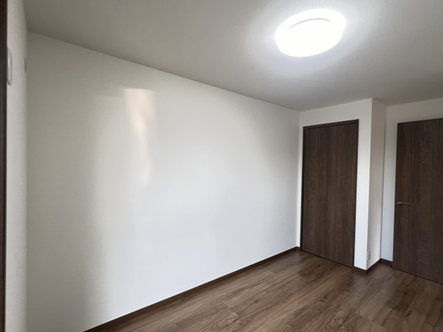 個人の部屋や寝室として使える洋室です