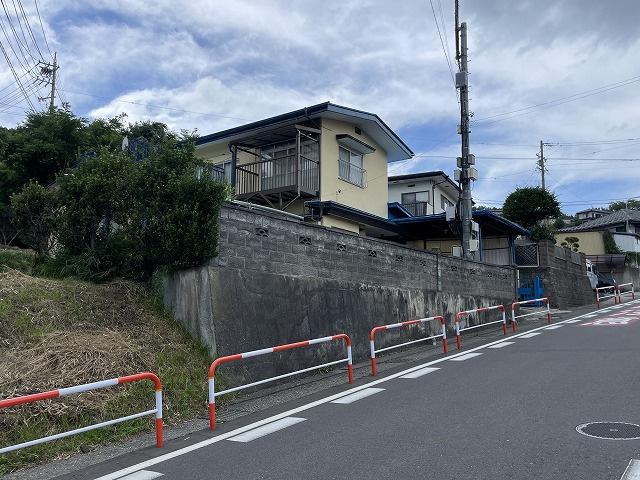 外観と前面道路