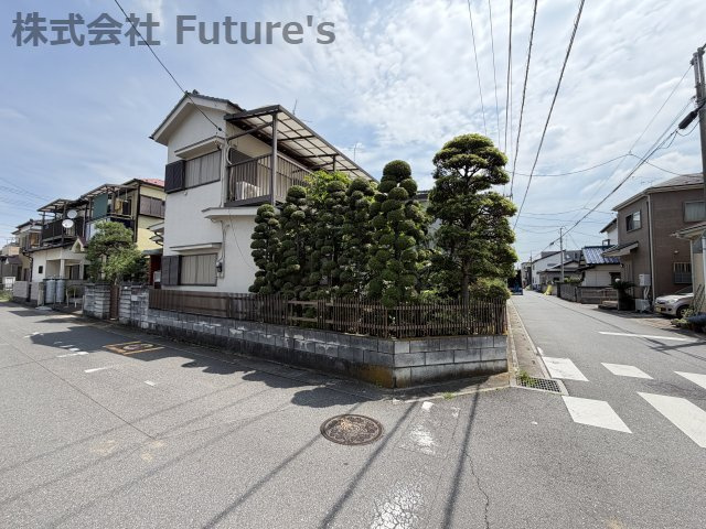 前面道路含む現地写真です。