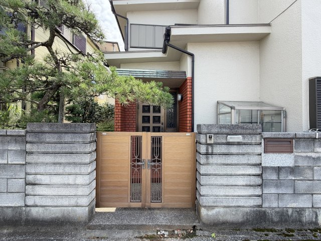 玄関アプローチです