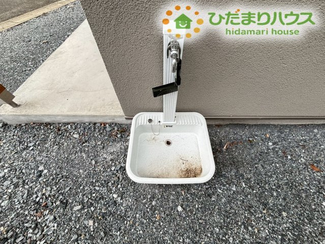 外水道が備わり、玄関まわりの清掃やガーデニングの水やりがスムーズに進む便利な設備♪屋外での作業が快適になり、暮らしの幅を広げてくれる嬉しいポイントです!