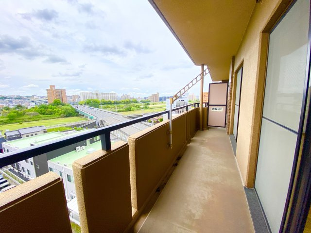 バルコニーからの眺め良いですよ♪陽当たりも良好♪