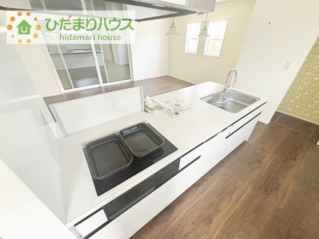 アイランドキッチンなので、壁も仕切りもなく開放的です♪