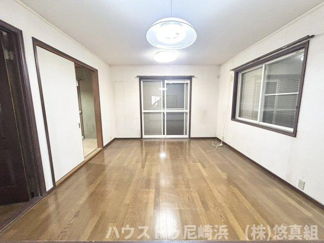 ■1階LDKは二面採光で明るく風通しも良好◎リビング隣りには和室があり小さいお子様がいるご家庭にも使い勝手の良い間取りです♪