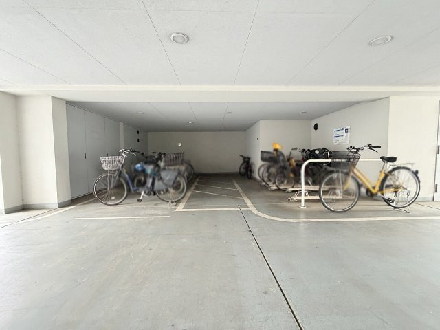 居住者用駐輪場　※空き状況は管理会社要確認。