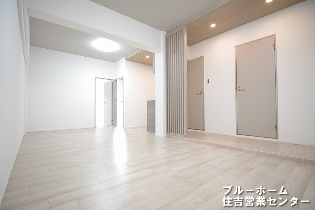 約15.5帖のLDKです！広々とした空間で大きな家具の配置等も困りません♪