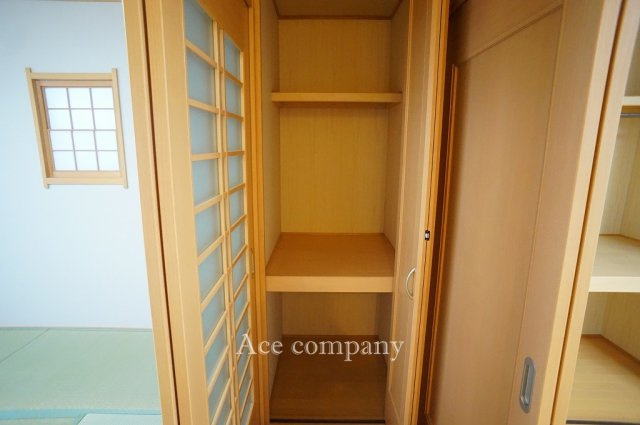 2階、廊下にある収納です♪
