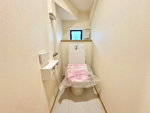 清潔感とうれしい機能性を兼ね備えた、使いやすいシャワートイレ。