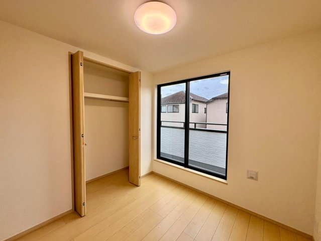 収納が豊富で、暮らしやすさに配慮した間取りです。