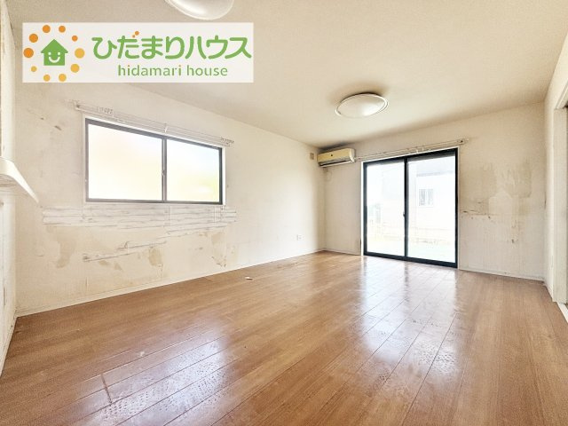 早くお仕事終わらせて、家に帰りたくなるようなリビングです(^^♪