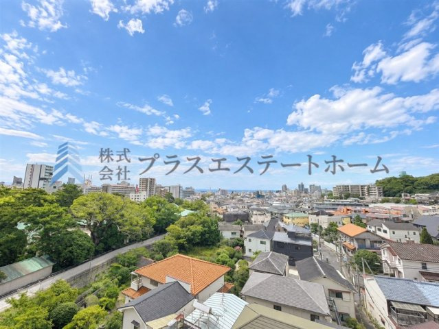 周辺に高い建物がないので人の目線を気にすることなく生活できます♪