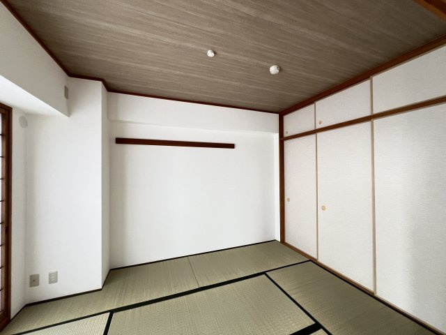 和室ならではの温かな和の空間で寛ぎの時間を過ごせます