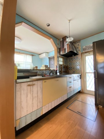 人気の対面式キッチンです。調理スペースも広く、使い勝手が良いです。