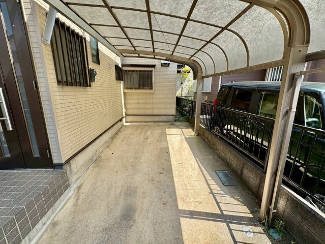 ■新規リフォーム済み　■4LDK・浴室乾燥機付き！　■東武スカイツリーライン「北越谷」駅徒歩15分　■宮本小学校徒歩17分(1300ｍ)・西中学校徒歩7分(550ｍ)