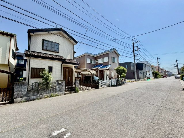 ■新規リフォーム済み　■4LDK・浴室乾燥機付き！　■東武スカイツリーライン「北越谷」駅徒歩15分　■宮本小学校徒歩17分(1300ｍ)・西中学校徒歩7分(550ｍ)