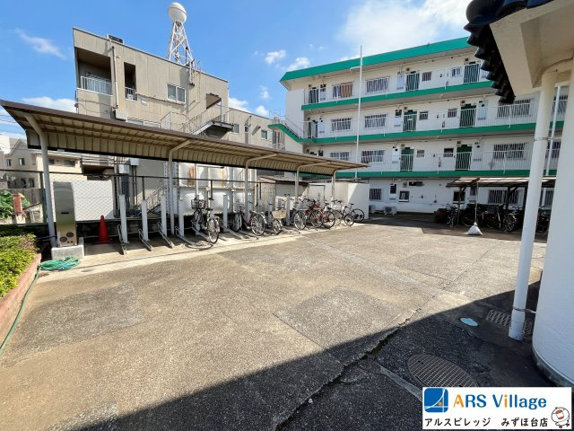 屋根付き駐輪場
