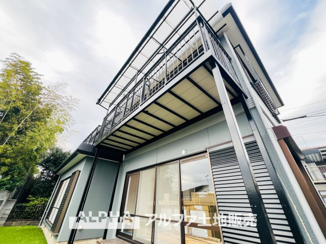 【outward　appearance】　◆時を忘れる場所◆みんなが集い、食事と楽しい会話が始まる。話に夢中になり、ついつい時を忘れ夜半過ぎになってしまう。そんな束の間の幸せを感じさせてくれる場所。