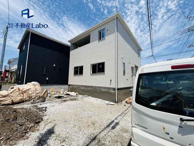 外構工事が進み、住まいの印象もさらにアップ♪　完成が待ち遠しい新築住宅です♪