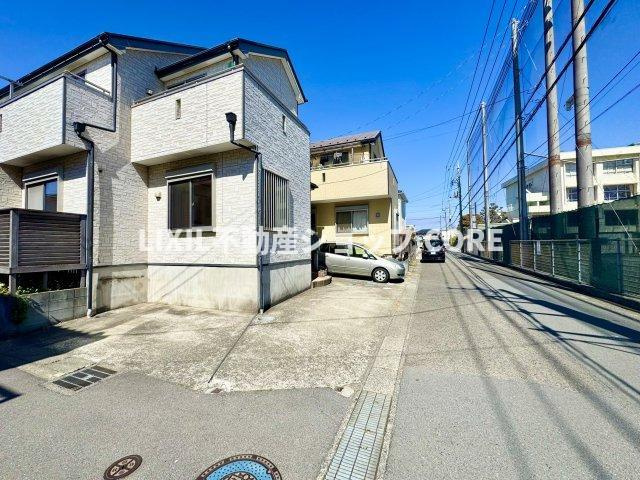 ご見学の際にはご自宅はもちろん、駅やご指定頂いた場所まで無料でお迎えに伺います！　