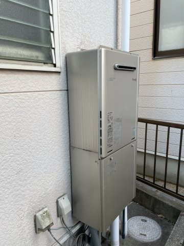 都市ガス用のガス給湯器です。2019年にエコジョーズに交換しております。