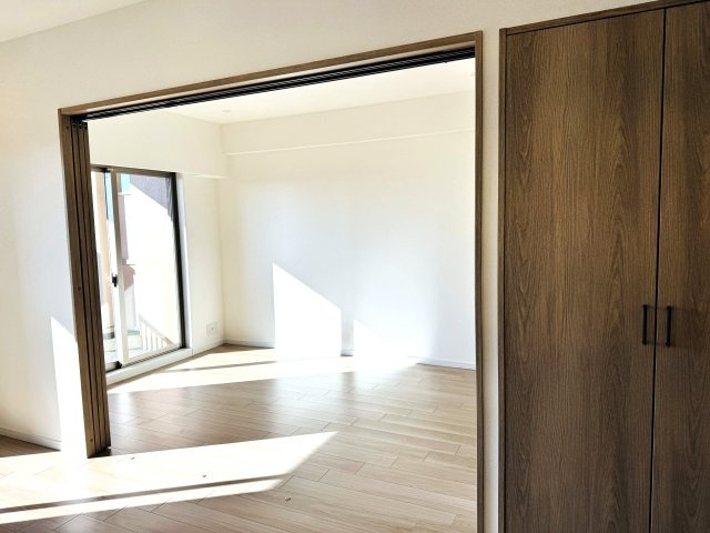 ～リビングに隣接している6.0帖の洋室です～