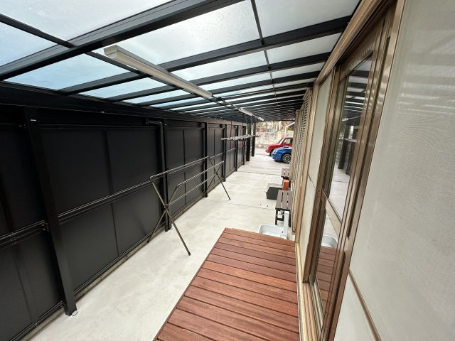 全面屋根＋土間施工（R4年）の庭。広縁から出入出来ます。