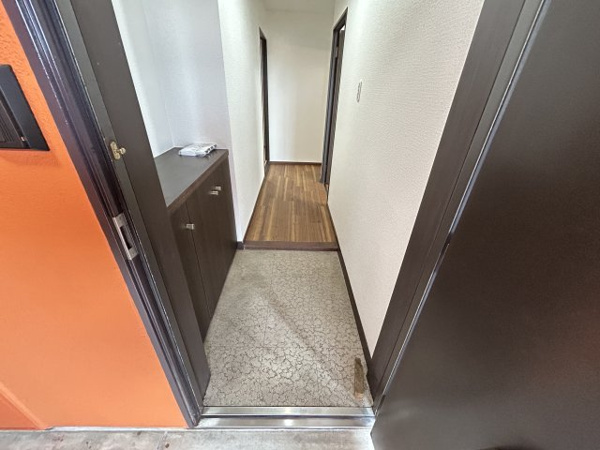 ライオンズマンション西丸之内の玄関